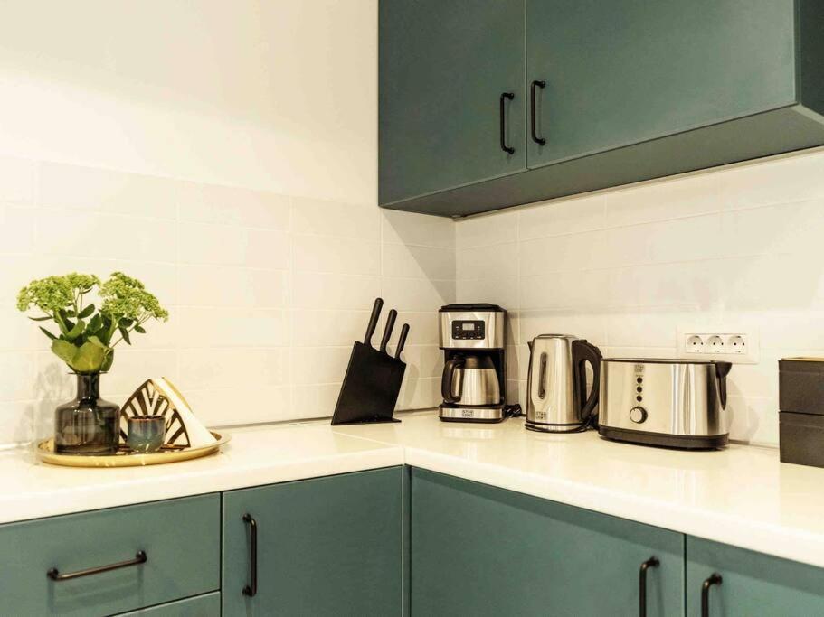 Bright 2br - Location - Balcony * Bucarest