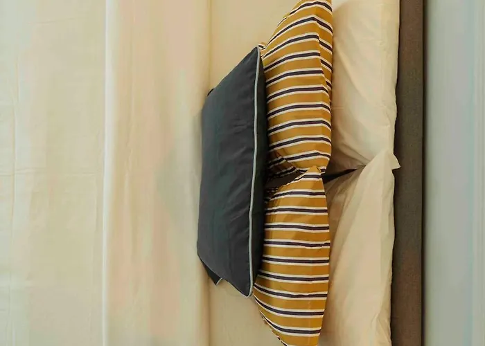 Bright 2Br Apartment - Top Location - City Balcony