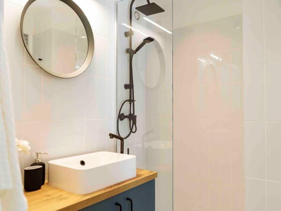Bright 2br - Location - Balcony Apartment Bucharest