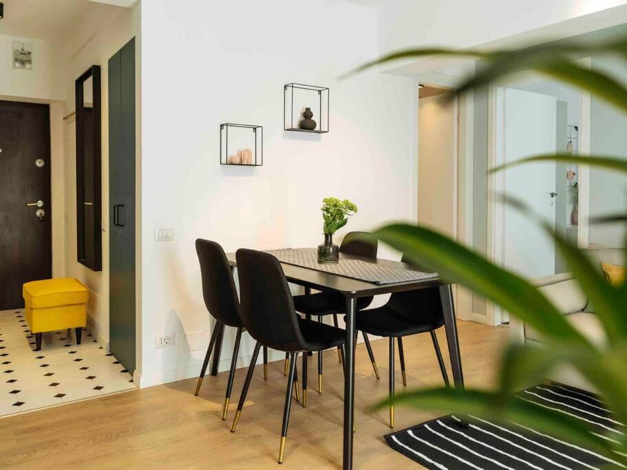 Apartment Bright 2br - Location - Balcony Bucharest