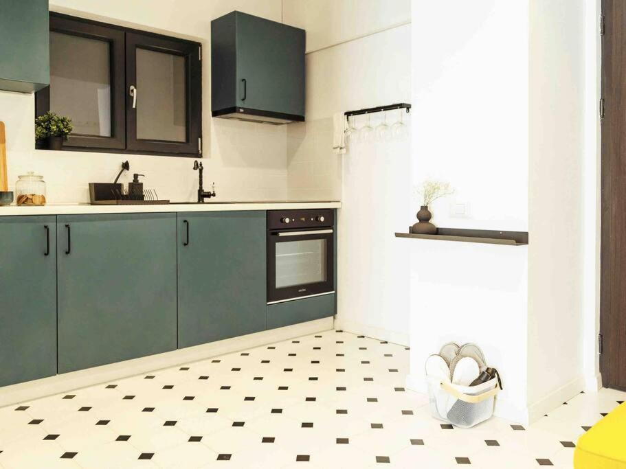 Bright 2br - Location - Balcony Apartment Bucharest